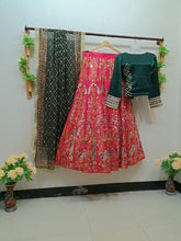 Load image into Gallery viewer, Green choli pink lengha
